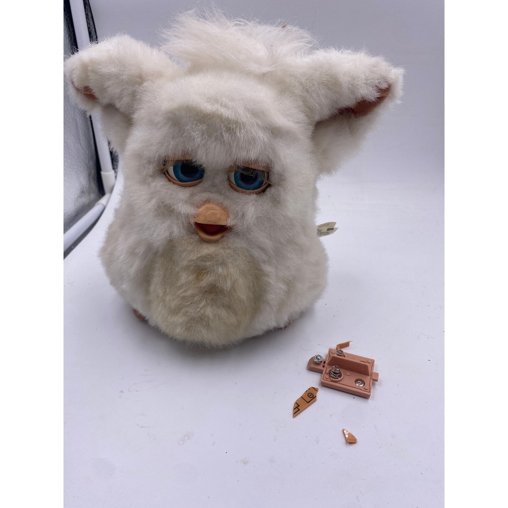 Tiger Electronics Furby 2005 White Blue Eyes 59294 Kids OS White Fair AS-IS Y2K